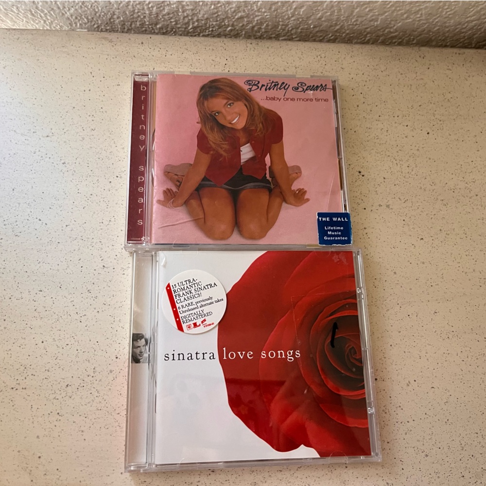 Britney Spears cd and Frank Sinatra cd